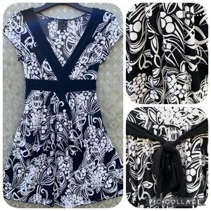 Black & White Stretchy Dress L Large Surplice Neck Empire Waist Floral Abstract